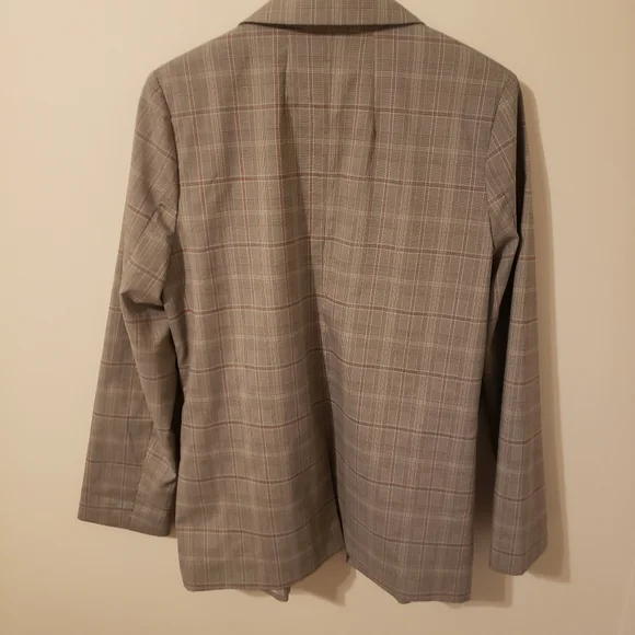 Forever 21 Gray Plaid Contemporary Blazer. Size Large Women. - Picture 7 of 9